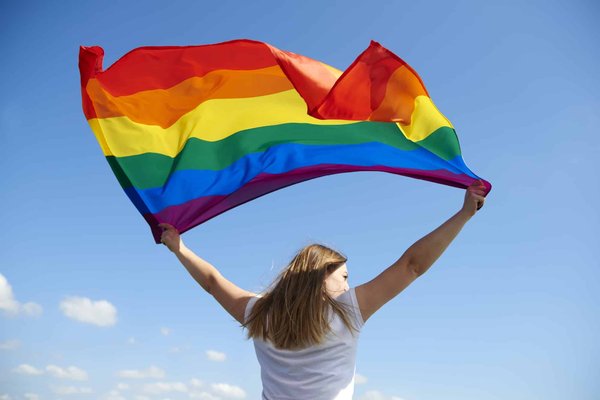 Quelle est l'importance d'un drapeau bisexuel?