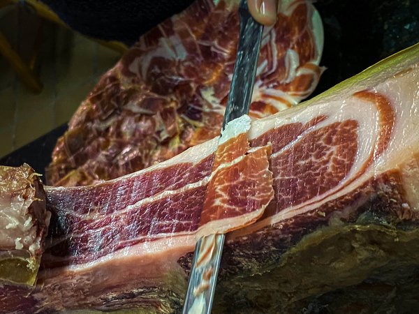 Investir dans le jambon Pata Negra : conseils pour les collectionneurs et gourmets